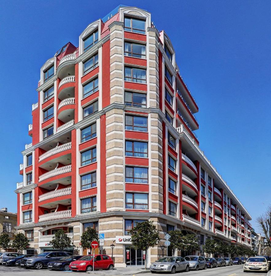 Апартаменти Luxury Center In Grand Karavel